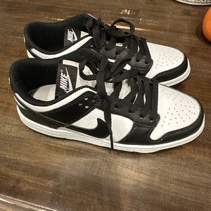 Women’s Nike Panda Dunks